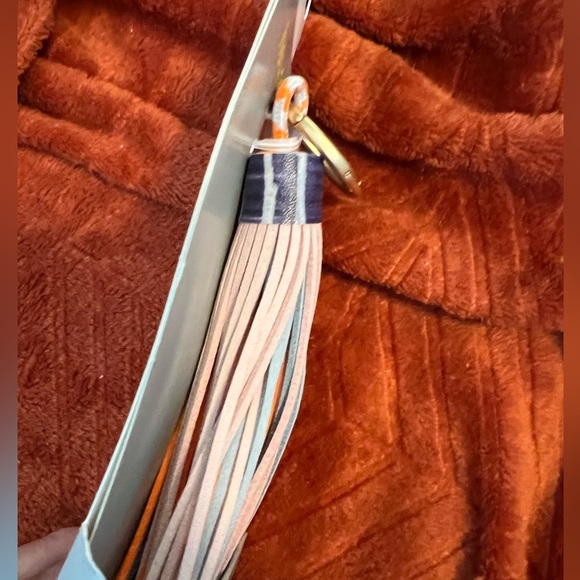 🧡10 for $20🧡 Heyday Tassel Keychain USB cable/ multicolored - Picture 5 of 9